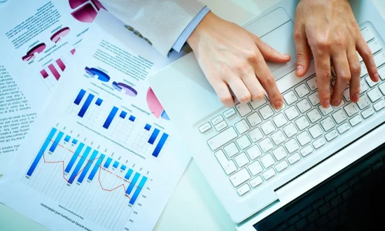 top-view-businessmen-working-with-laptop-1536x1025-1